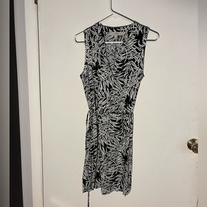 Black and white sleeveless dress Size Small